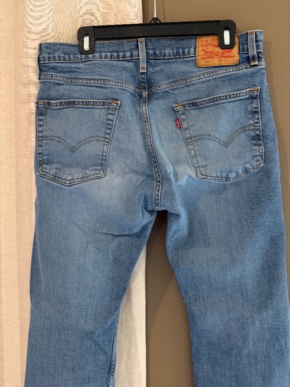Levi's Men's 513 Slim Straight, Medium Wash Jeans, Size 33x30 - Picture 4 of 10